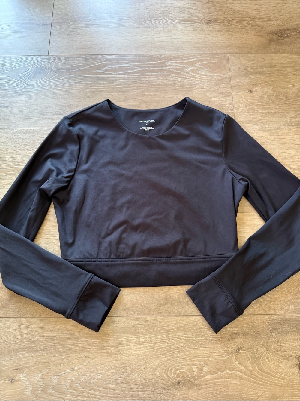 Banana Republic Black Athleisure Performance Long Sleeve Top Size Small